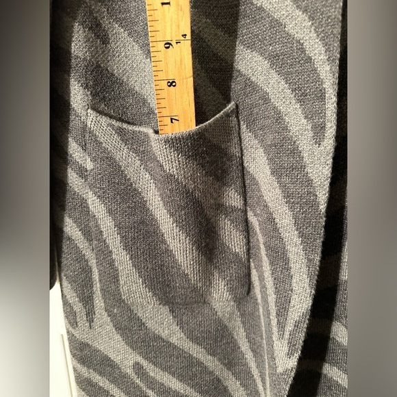 J. McLAUGHLIN Hallie MD Gray Zebra Animal Print WOOL Blend Duster Pocket NICE - Picture 12 of 13